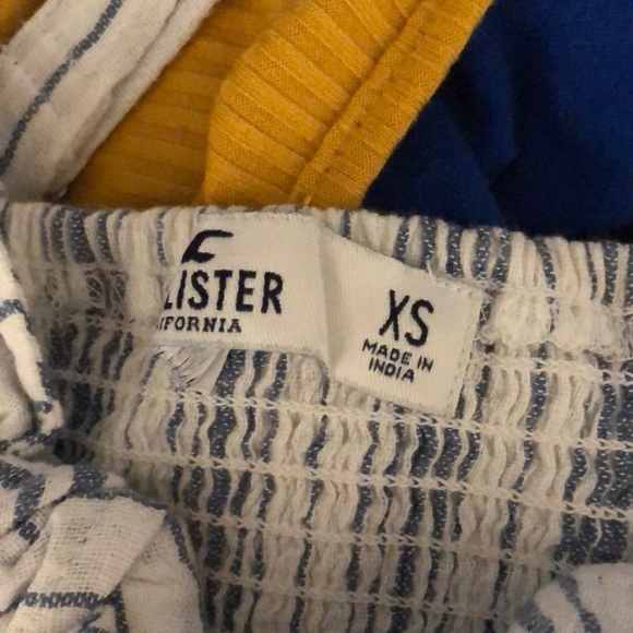 Tie-front Crop Top - Picture 3 of 3